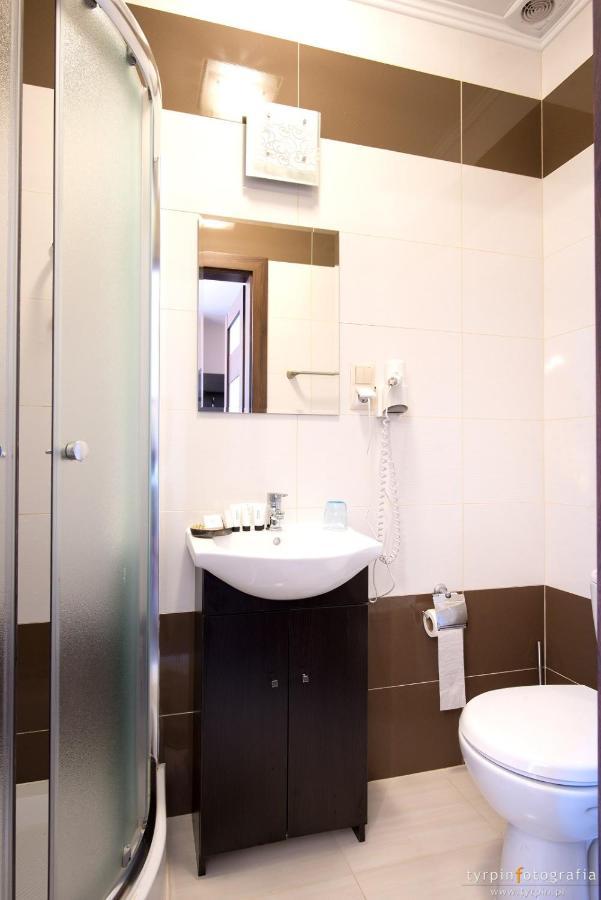 Hotel Millenium Góra Motyczna Extérieur photo
