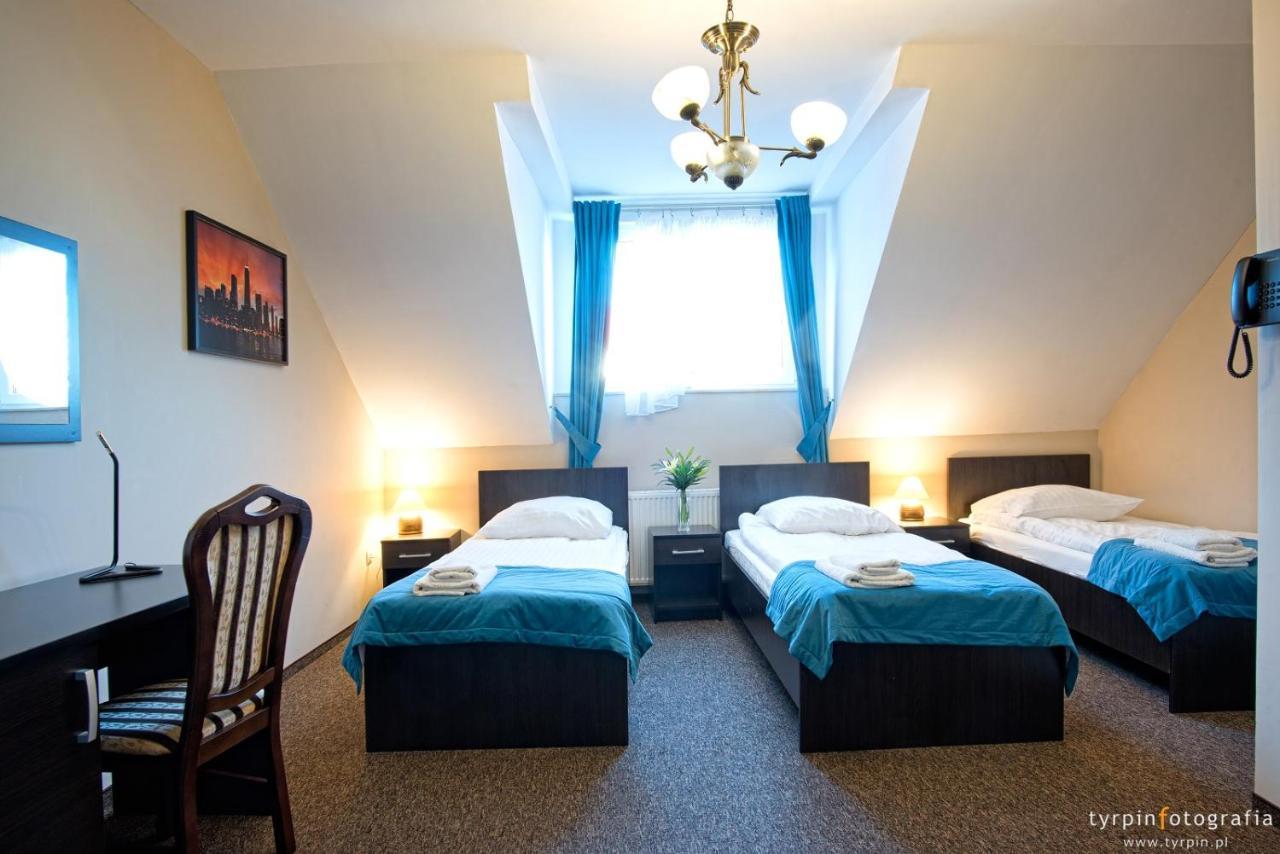 Hotel Millenium Góra Motyczna Extérieur photo