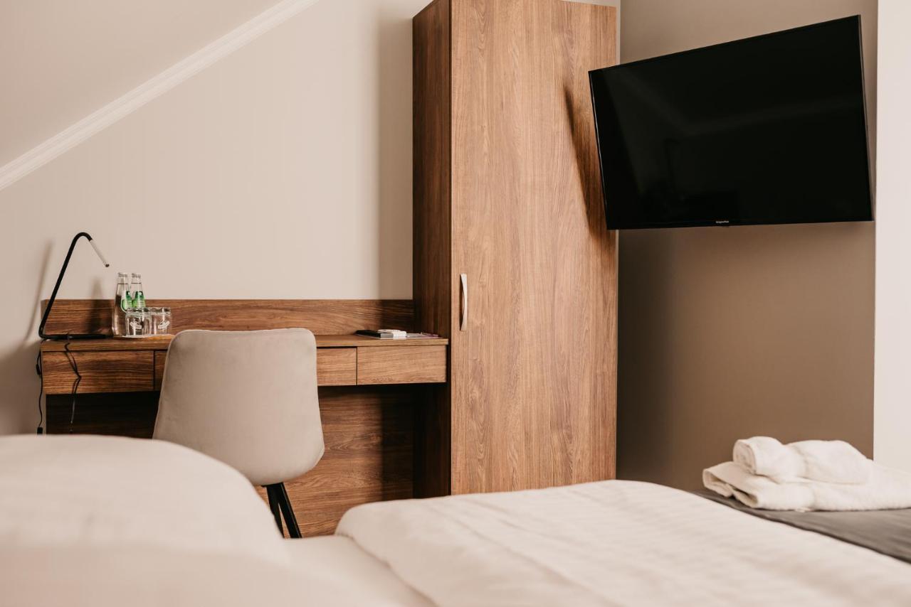 Hotel Millenium Góra Motyczna Extérieur photo