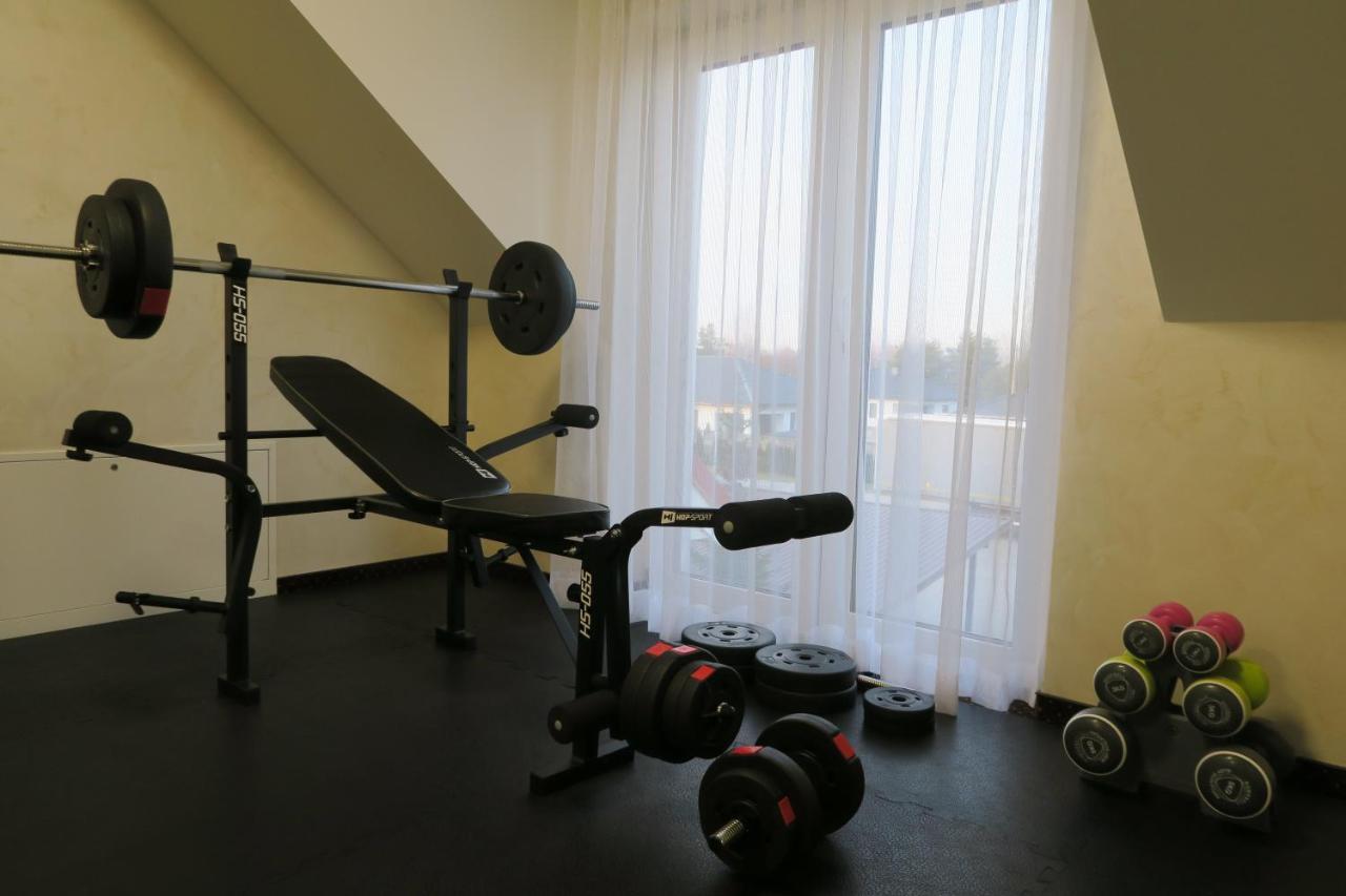 Hotel Millenium Góra Motyczna Extérieur photo