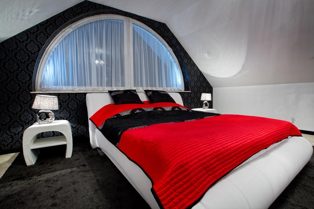 Hotel Millenium Góra Motyczna Chambre photo